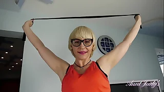 AuntJudys - 43yo Busty Housewife Linda pumps burnish apply nail-brush adult pussy & masturbates